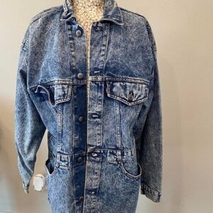 VINTAGE Levi's Classic Light Blue Denim Jacket